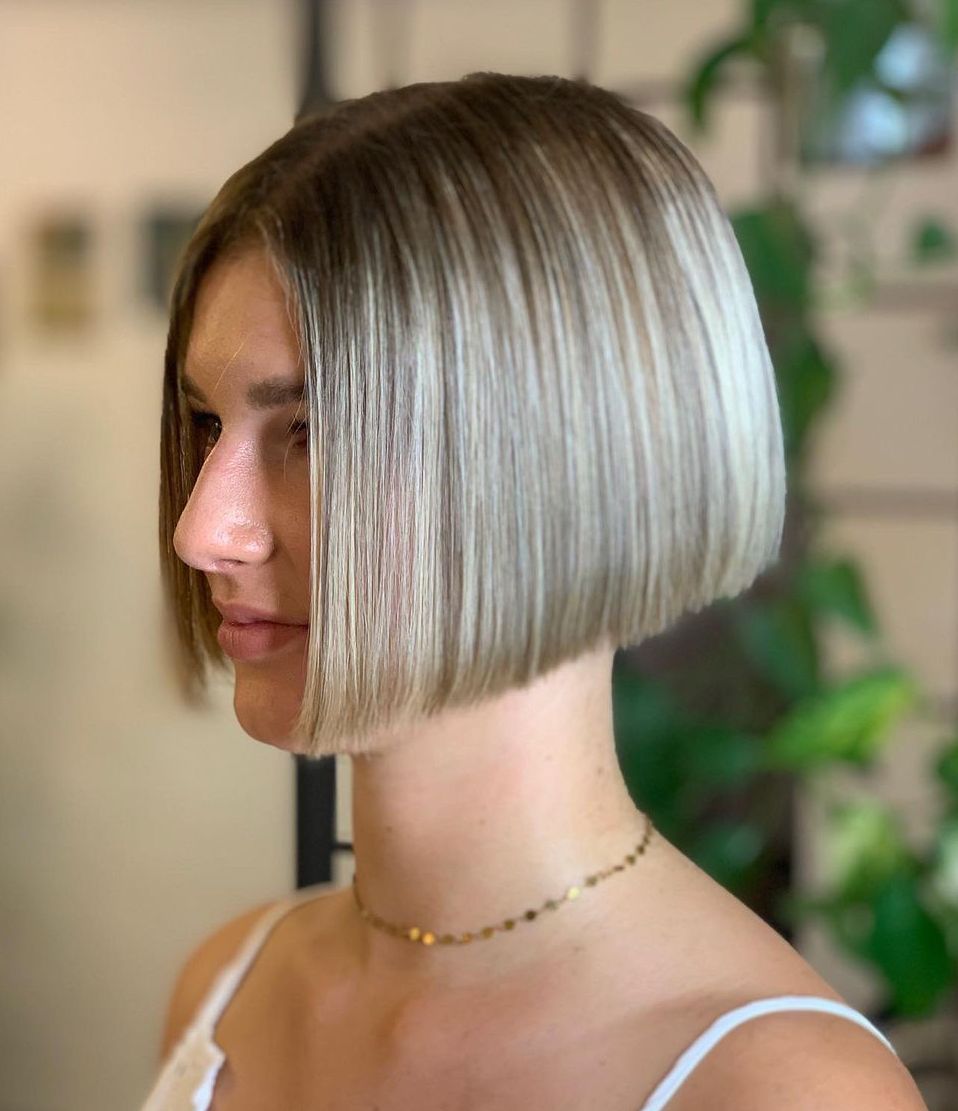 Jaw-Length Blunt Dirty Blonde Bob